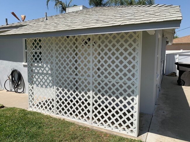 Building Photo - 3834 Stoddard Ave