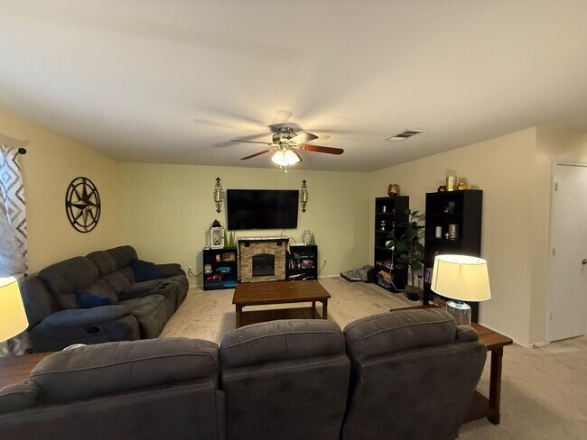 Foto del edificio - 9212 Devonshire Ct