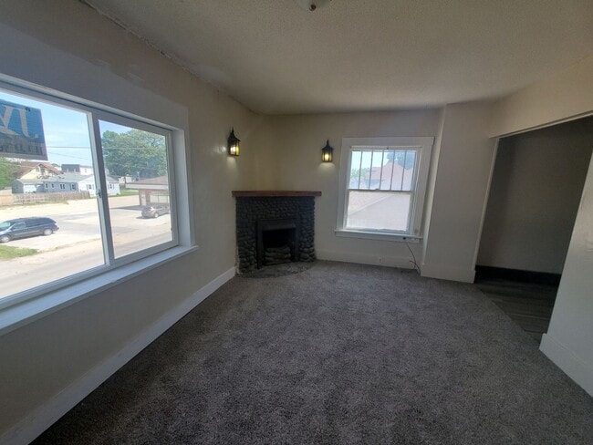 Building Photo - 714 N 15th St