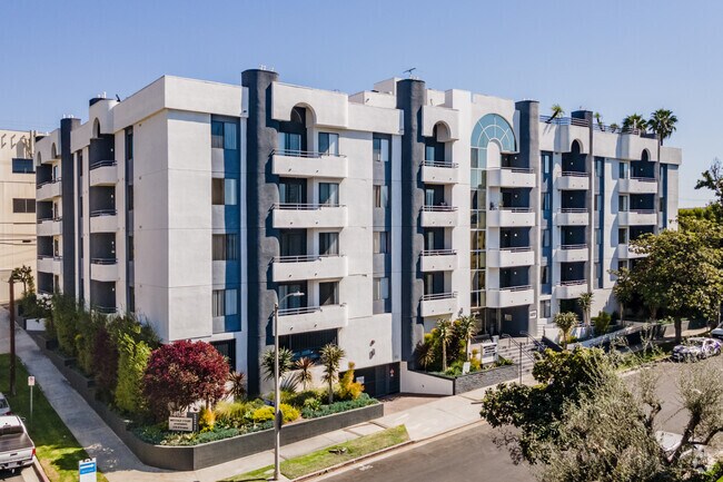 Bienvenido a Midvale Court - Midvale Court Apartments Westwood