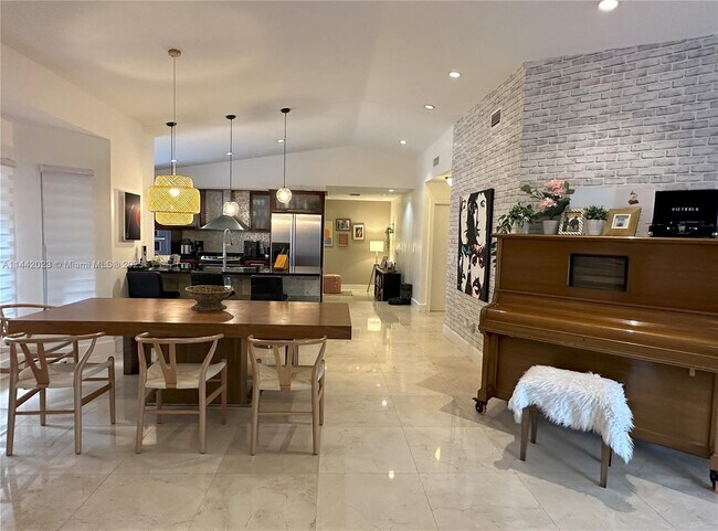 Foto del edificio - 9700 NW 51st Ln