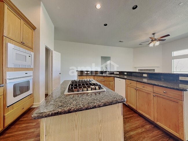 Foto del edificio - 7722 Heron Lakes Dr