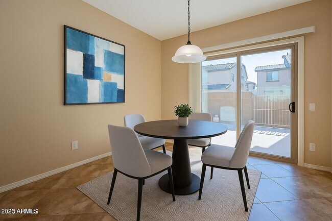 Building Photo - 3651 E Zachary Dr