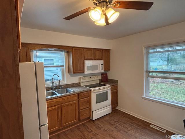 Foto del edificio - 805 Hartner St