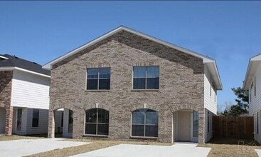 Building Photo - 10606 Pine Landing Dr