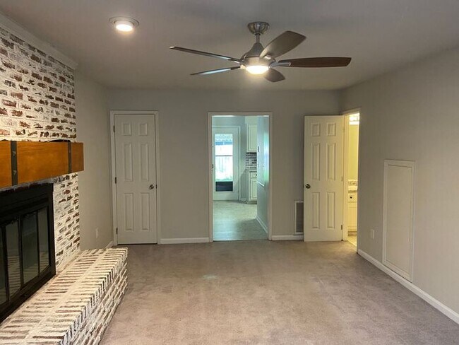 Foto del edificio - 3561 Fuller St