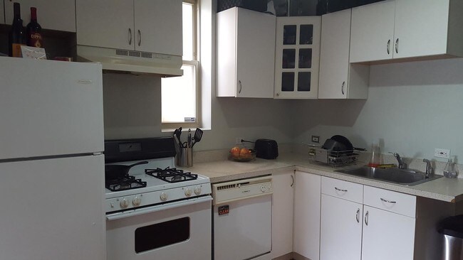 Foto del edificio - 1249 N Greenview Ave