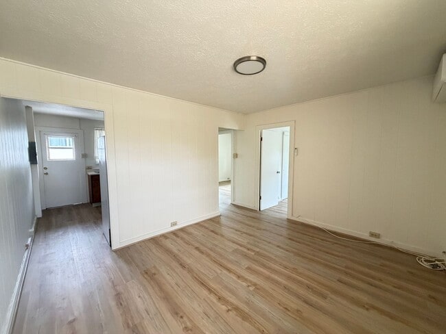 Building Photo - Island Living in the Heart of Waikiki – 2 Bed, 1 Bath with Parking!