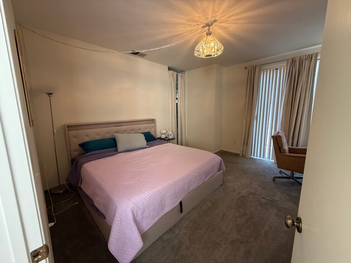 Primary Photo - 1232 Mission Pl