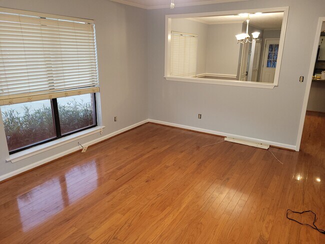 Building Photo - 4018 Beardsley Dr