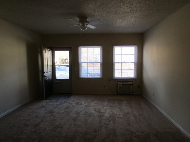 Foto del edificio - 25 Cuttino Rd