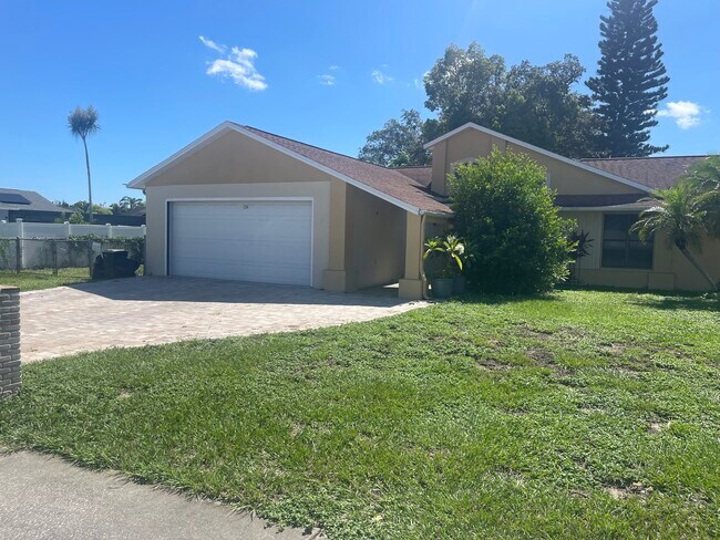 Foto del edificio - 9412 Lake Chrise Ln