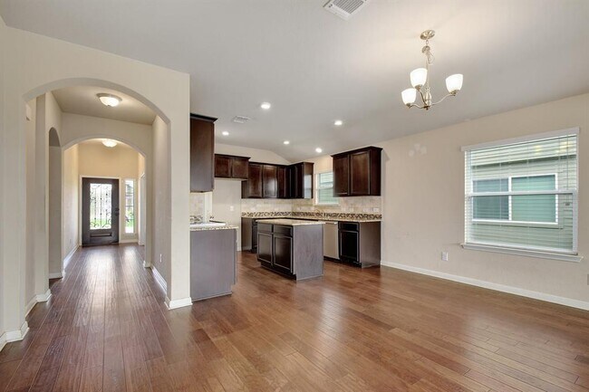 Building Photo - 924 Cypress Ml