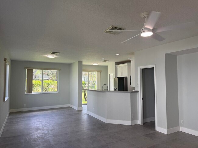 Foto del edificio - 3251 Laurel Ridge Cir