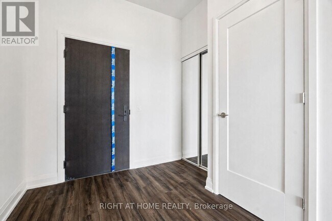 Building Photo - 20 Soudan Ave