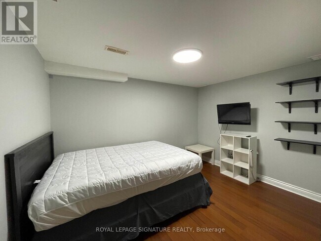 Photo du bâtiment - 157 Rouge River Dr