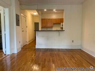 Building Photo - 55 Queensberry St