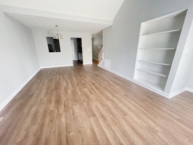 Building Photo - 954 Riverbend St