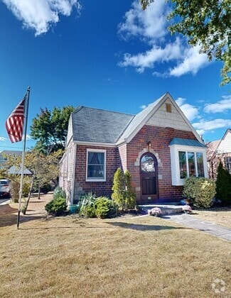 Building Photo - 529 Concord Ave