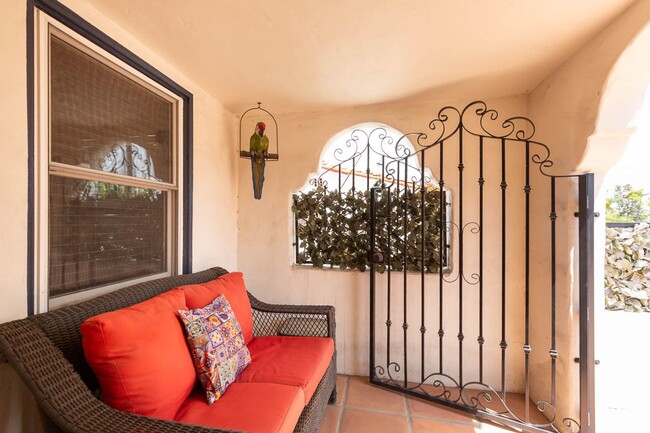 Foto del edificio - 4 Bed, 3 Bath—Single Family Home in Kensin...