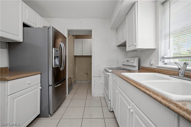 Foto del edificio - 8396 Sevigny Dr