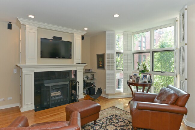 Building Photo - 1701 N Halsted St