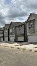 Building Photo - 299 Summit Dr W