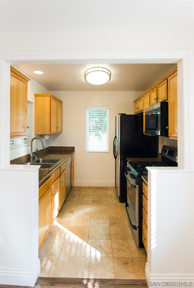Building Photo - 10154 Camino Ruiz