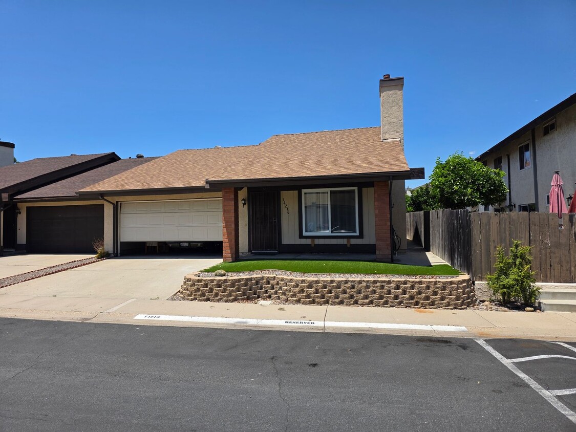 Building Photo - Quiet 3 bedroom 2 bath home in Poway in cu...