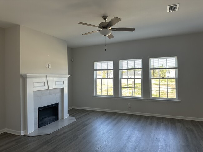 Foto del edificio - 96 Deerfield Dr NE