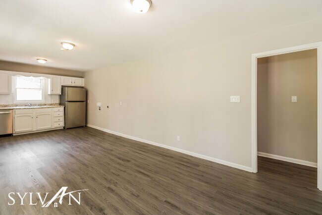 Building Photo - Your dream home is waiting for you. Hurry ...