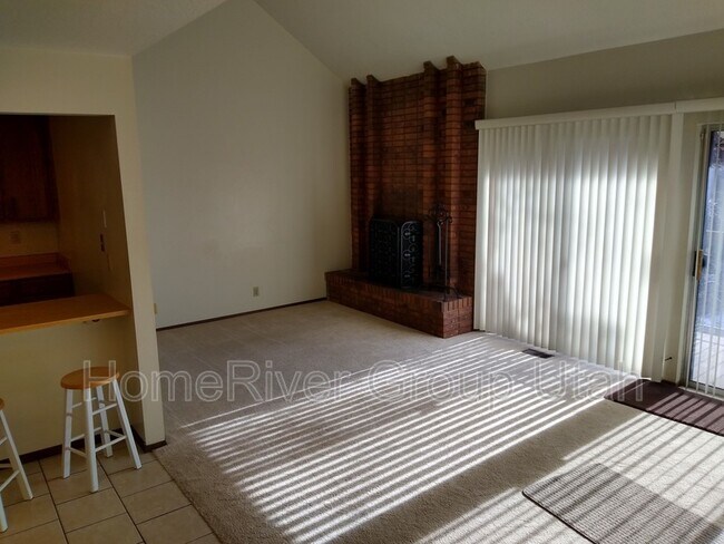 Foto del edificio - 1182 Cottonwood Hills Dr