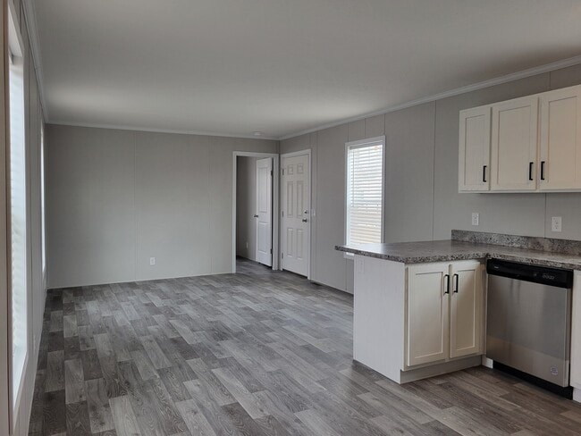 Building Photo - 15852 Croatia Dr