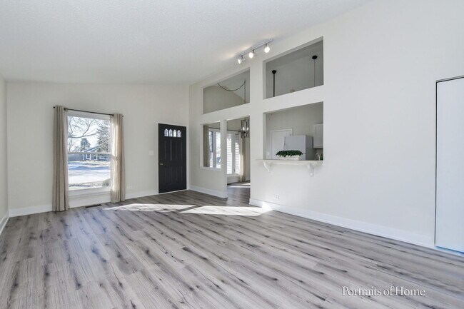 Building Photo - 1970 Cabriolet Ct