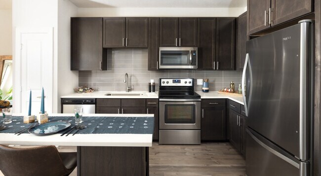 Foto del edificio - 330 E Las Colinas Blvd