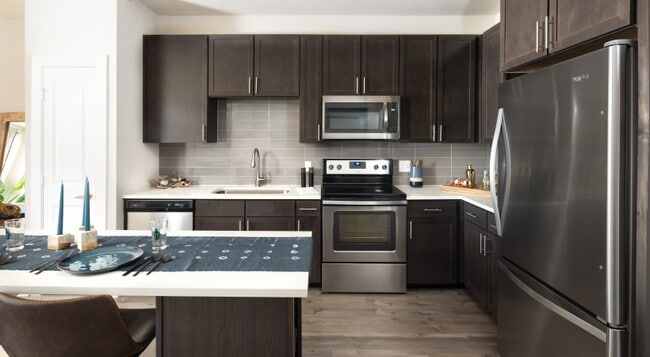 Building Photo - 330 E Las Colinas Blvd