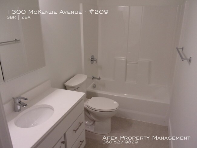 Building Photo - 1300 McKenzie Ave