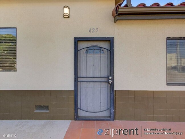 Foto del edificio - 2 br, 1 bath Triplex - 425 East Hermosa St...