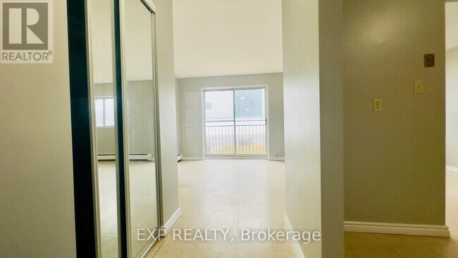 Building Photo - 76 Brybeck Crescent