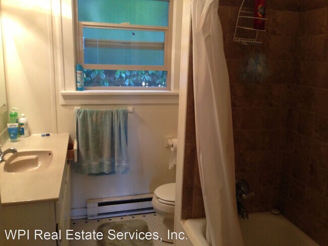 Foto del edificio - 6 br, 2 bath House - 6247 35th Ave. NE