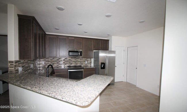 Building Photo - 77 Montecito Dr