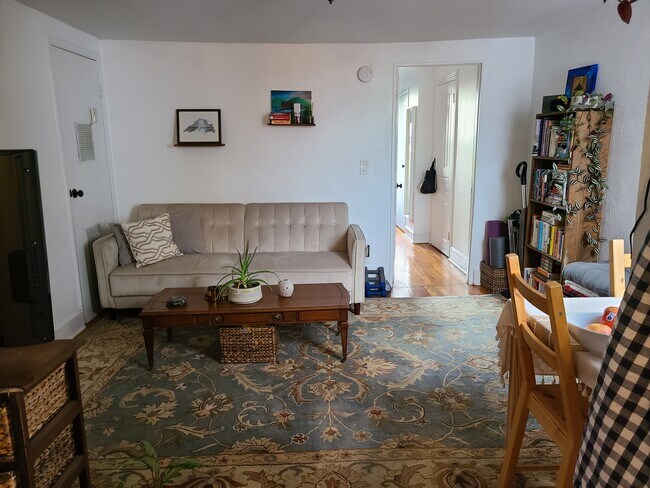 Living Room - 4040 baring street