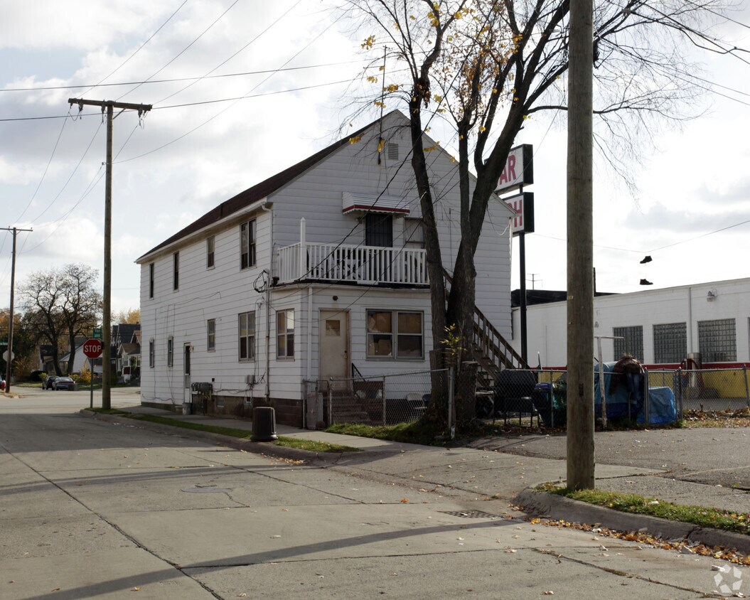 Building Photo - 20863 Van Dyke Ave