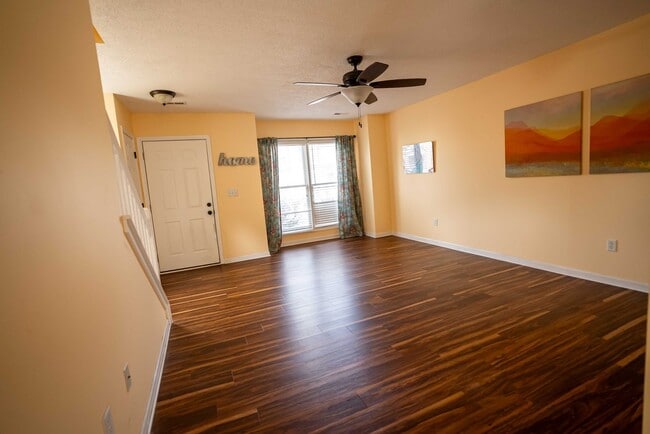 Building Photo - Townhouse in the City of Harrisonburg