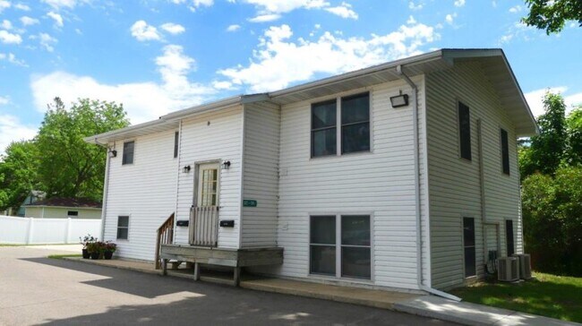 Building Photo - 512 13th Ave