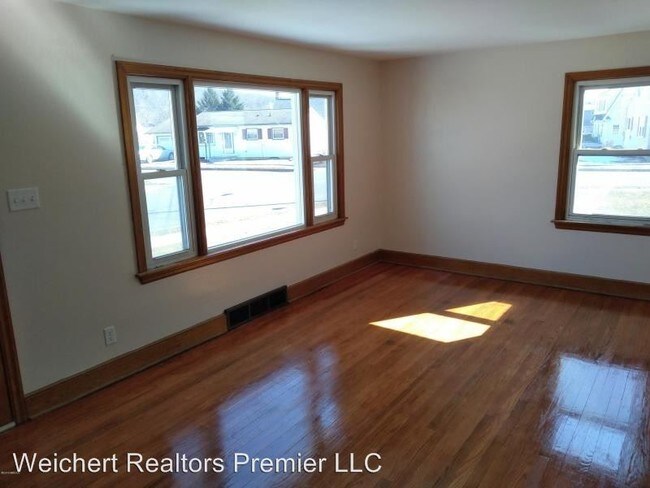 Building Photo - 3 br, 1 bath House - 618 Pearl Blvd