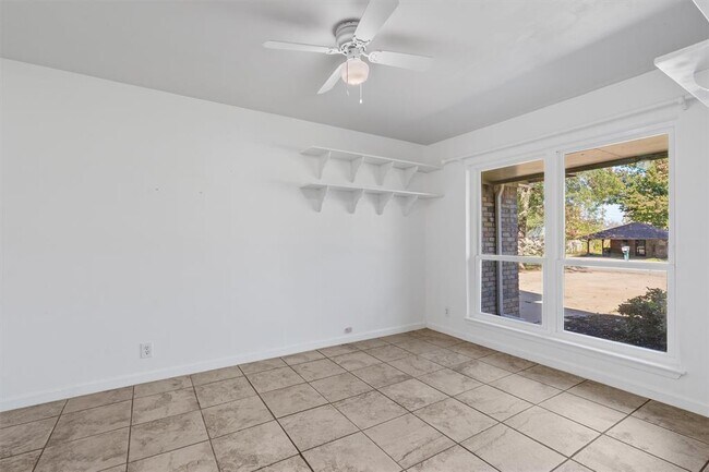 Foto del edificio - 1912 Terry Ln