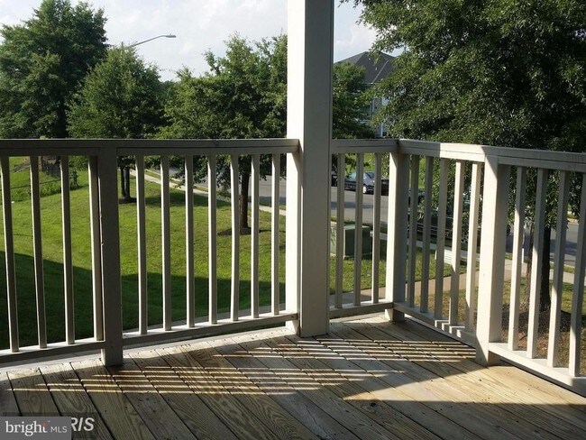 Building Photo - 8065 Stonewall Brigade Ct