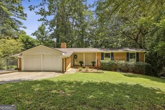 3705 Donaldson Dr NE