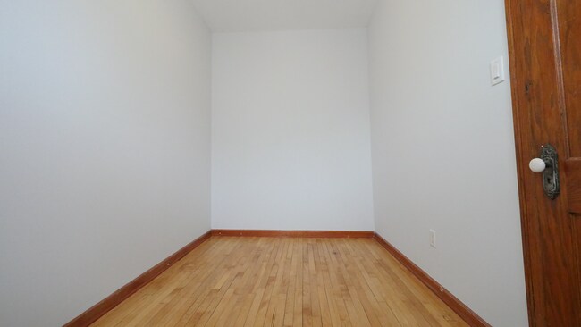 Foto del edificio - 1422 N Maplewood Ave